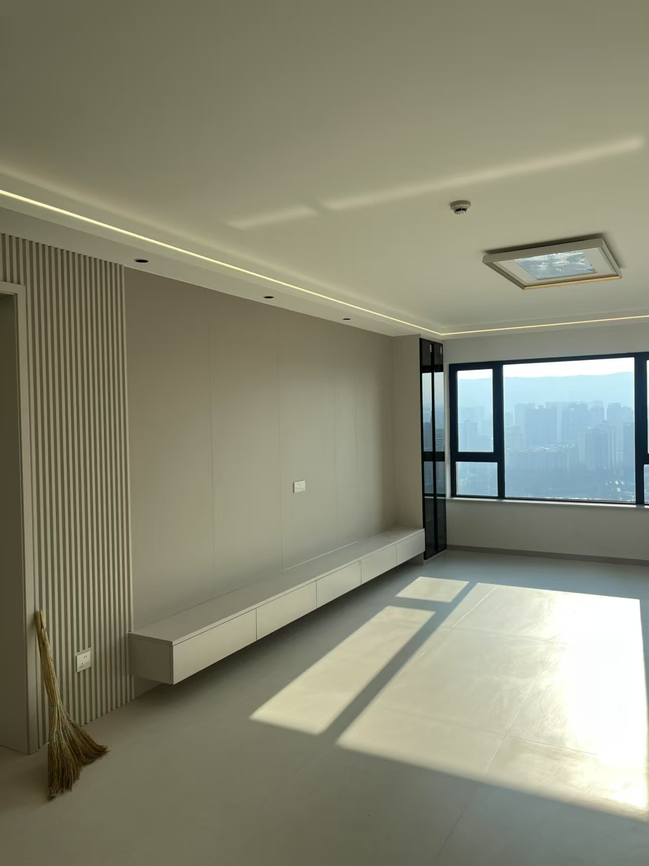 紅星天闕-130㎡-現(xiàn)代簡約風(fēng)格 第1張